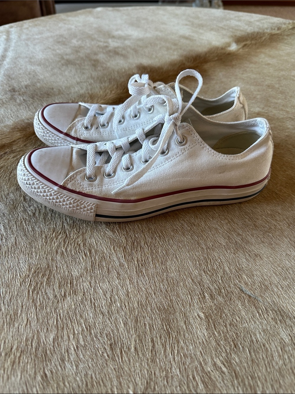 Converse Low Top Sneakers in Off-White with Red and Navy Accents - Picture 4 of 5